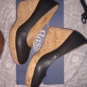 Bass 6.5M black wedge shoes